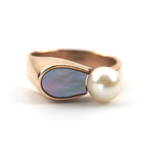 673 - A PEARL RING