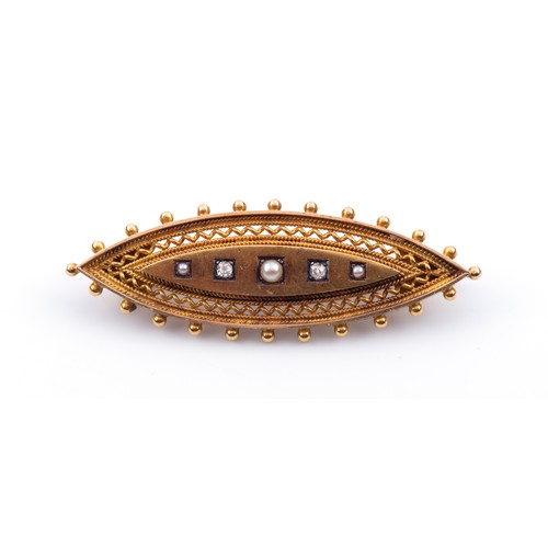 675 - A DIAMOND AND PEARL BROOCH