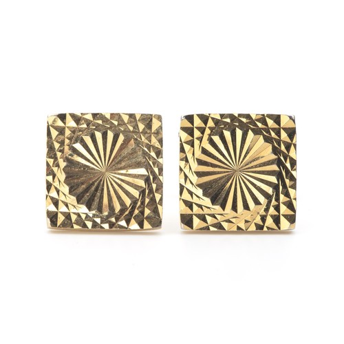 1352 - A PAIR OF CUFFLINKS