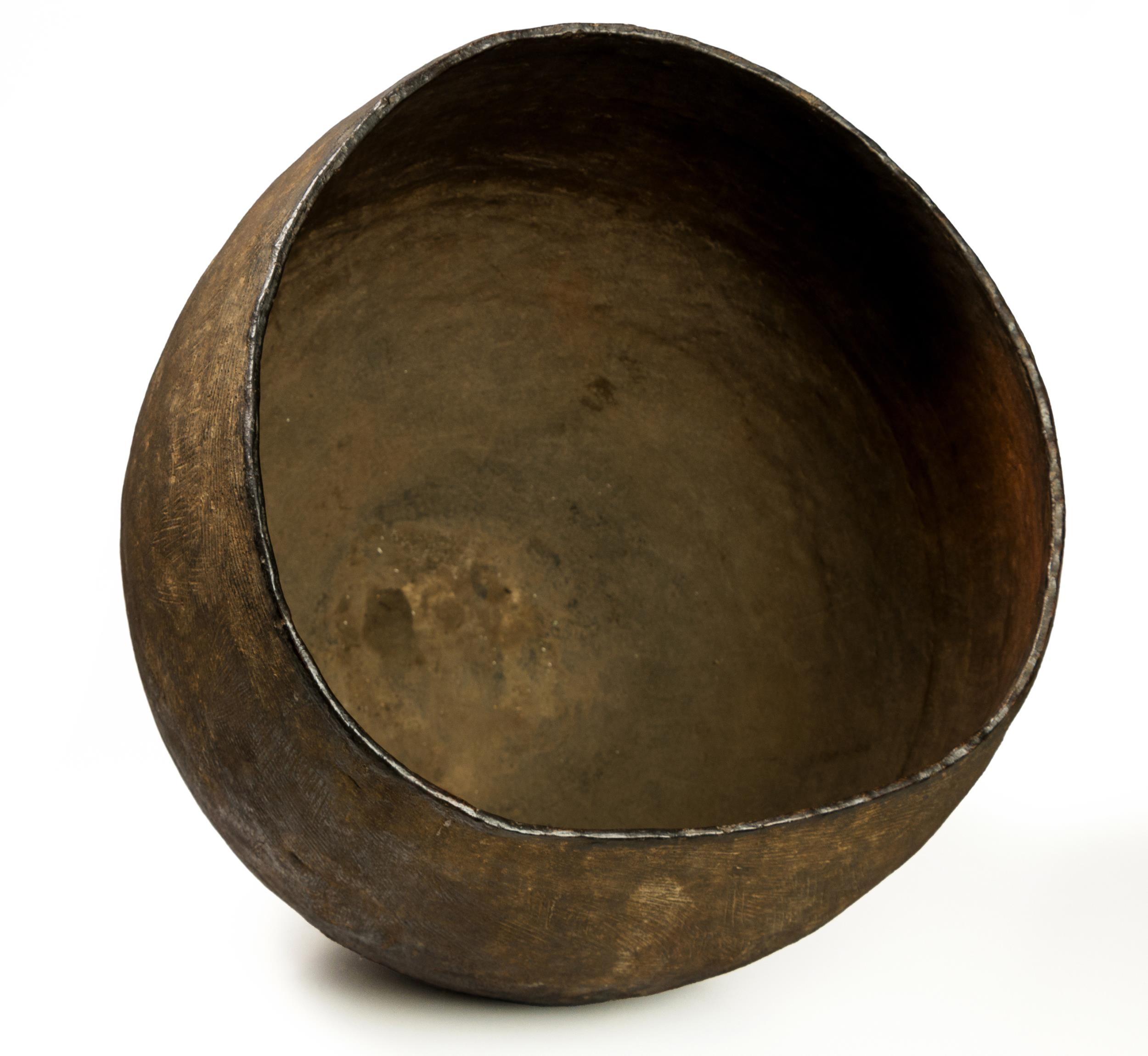 AN ENORMOUS ZULU BEER BREWING POT, KWAMANZIMHLOPE, MSINGA