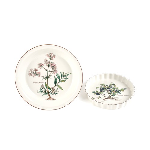 814 - A VILLEROY & BOCH BOTANICA QUICHE DISH AND A VILLEROY & BOCH BOTANICA PRINT ROUND DISH