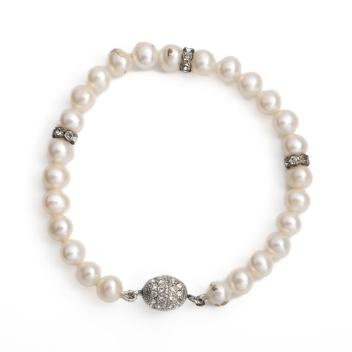 1210 - A PEARL BRACELET 