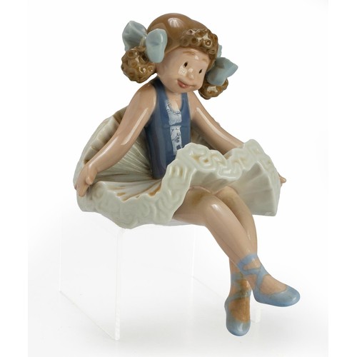 799 - A LLADRO FIGURE OF A BALLERINA