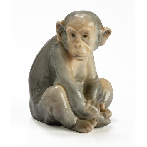 813 - A LLADRO MONKEY