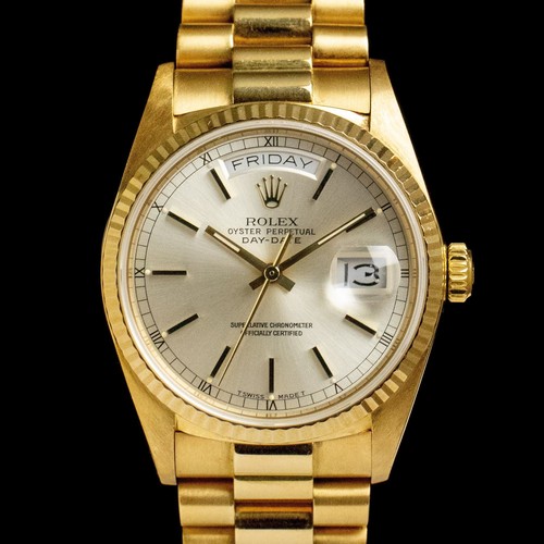 A GENTLEMAN'S GOLD WRISTWATCH, ROLEX OYSTER PERPETUAL DAY DATE