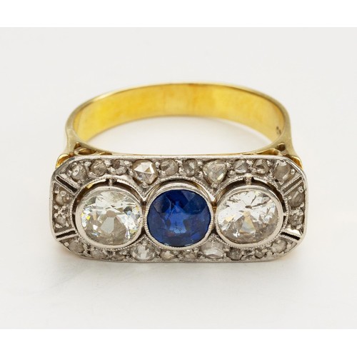 1251 - A SAPPHIRE AND DIAMOND RING