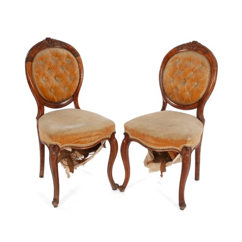 277 - A PAIR OF BUTTON-BACK SIDE CHAIRS