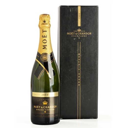 1462 - 2000 Moet et Chandon Brut x 1 bottle750ml