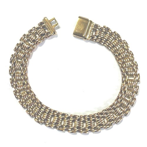 1347 - A GOLD BRACELET