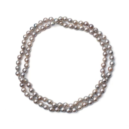 1205 - A STRAND OF FRESHWATER CULTURED PEARLS