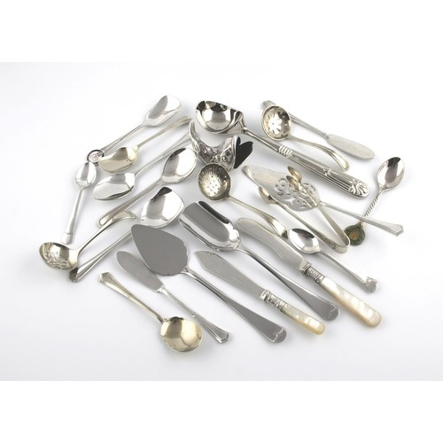 811 - A MISCELLANEOUS COLLECTION OF SILVER PLATE FLATWARE