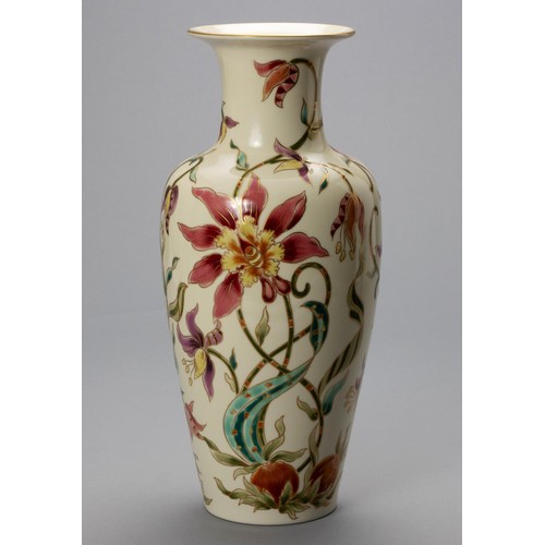 759 - A ZSOLNAY HUNGARY VASE