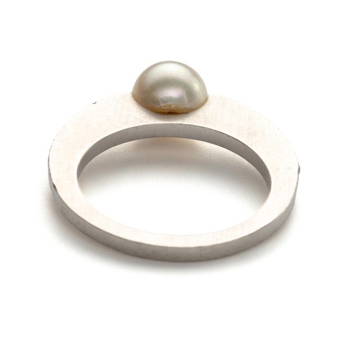 878 - A PEARL AND DIAMOND DRESS RING