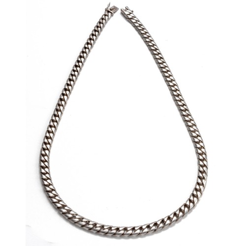 897 - A SILVER CHAIN