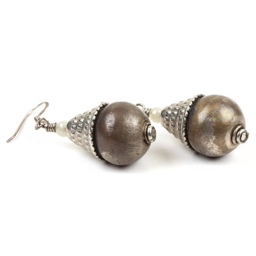 1188 - A PAIR OF SILVER EARRINGS