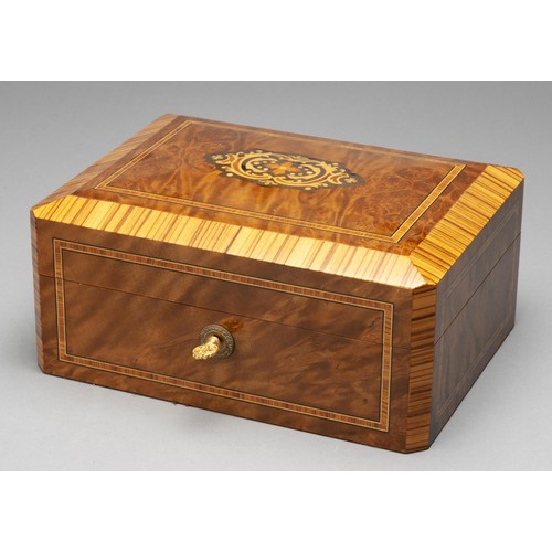 1214 - A WALNUT AND INLAID HUMIDOR, DAVIDOFF