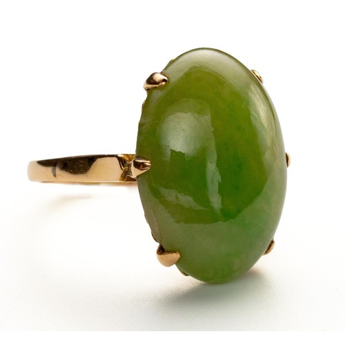 887 - A JADE RING