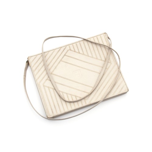 1173 - A FENDI CREAM LEATHER BAG