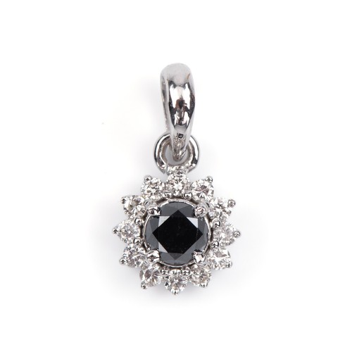 907 - A DIAMOND PENDANT, 0.76 CARATS