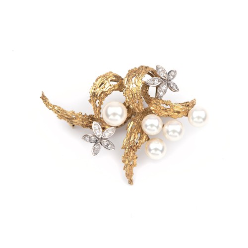 870 - A PEARL AND DIAMOND BROOCH