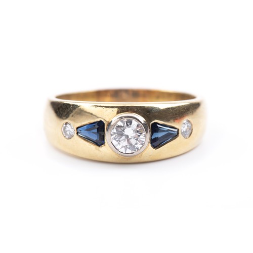 1024 - A SAPPHIRE AND DIAMOND DRESS RING