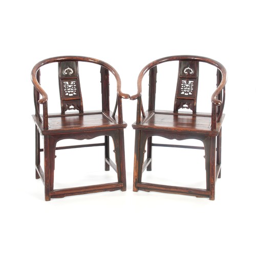 339 - A PAIR OF CHINESE OAK HORSESHOE CHAIRS, 20TH CENTURY