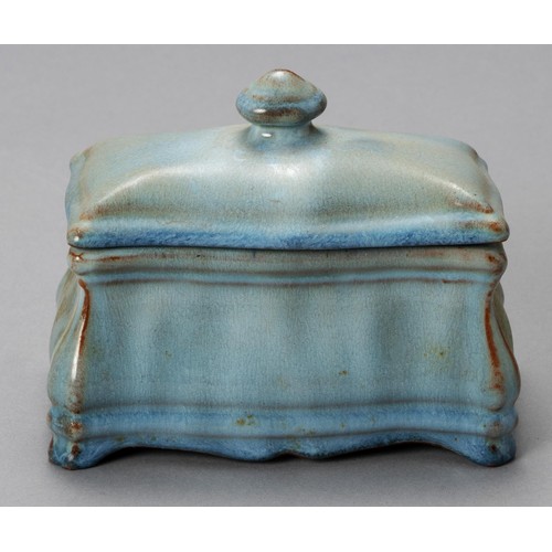 768 - A LINN WARE PALE BLUE-GLAZE TRINKET BOX