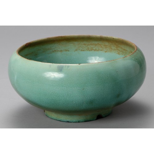 771 - A LINN WARE GREEN-GLAZED BOWL