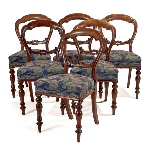 278 - A SET OF SIX VICTORIAN WALNUT CHAIRS