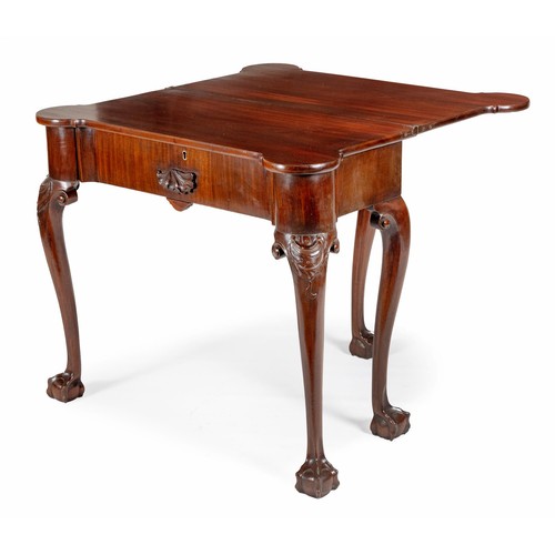 253 - A GEORGE III CUBAN MAHOGANY GATE-LEG TEA TABLE, POSSIBLY IRISH