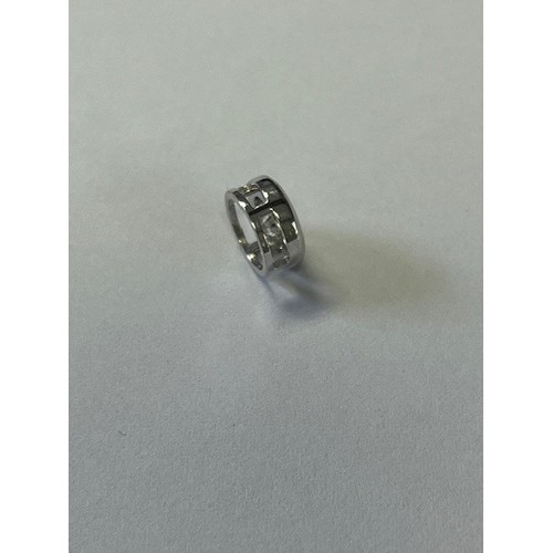 904 - A DIAMOND PENDANT, 0.43 CARATS / SLIDER