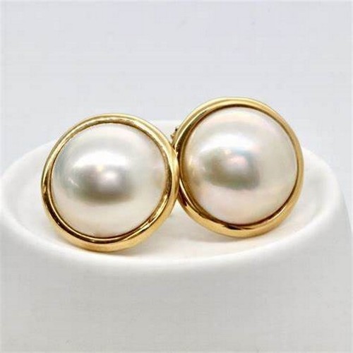 178 - A PAIR OF MABE PEARL EARRINGS