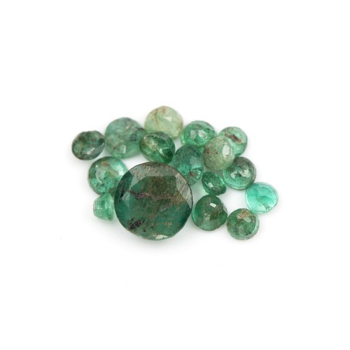 194 - A MELEE OF EMERALDS 1.95 CARATS