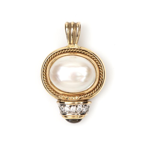 48 - A GOLD AND MABE PEARL ENHANCER