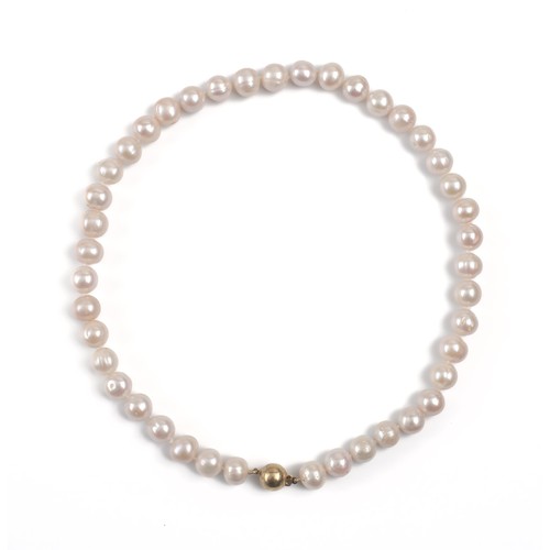 93 - A STRAND OF FRESHWATER CULTURED PEARLS