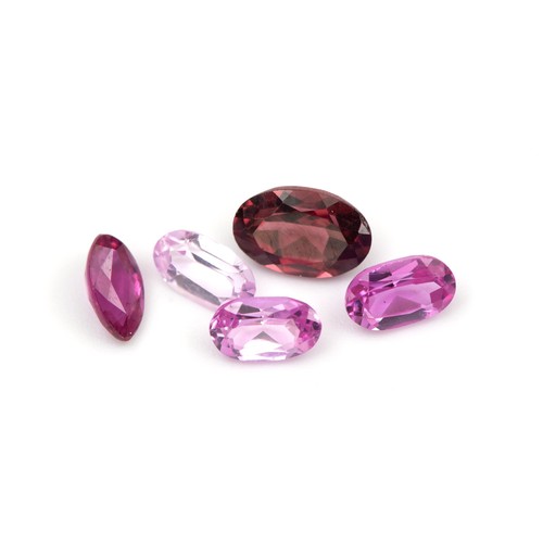 204 - A MELEE OF PINK SAPPHIRES, 1.50 CARATS