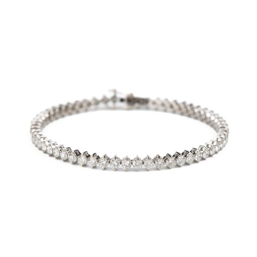 129 - A DIAMOND TENNIS BRACELET 4,58 CARATS