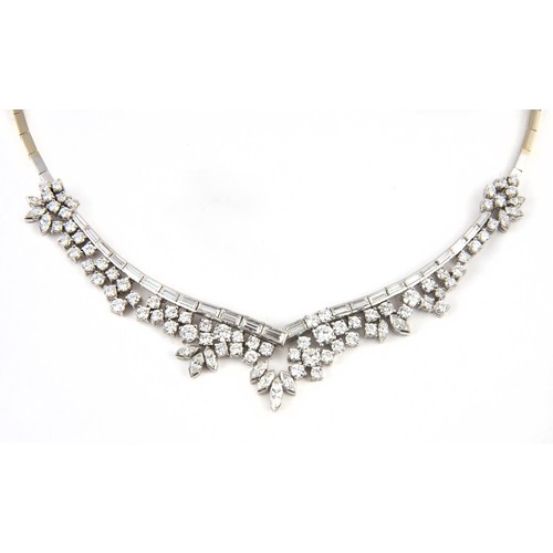 112 - A DIAMOND NECKLACE, 8.88 CARATS