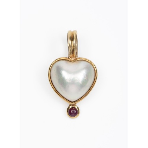 46 - A MABE PEARL ENHANCER PENDANT