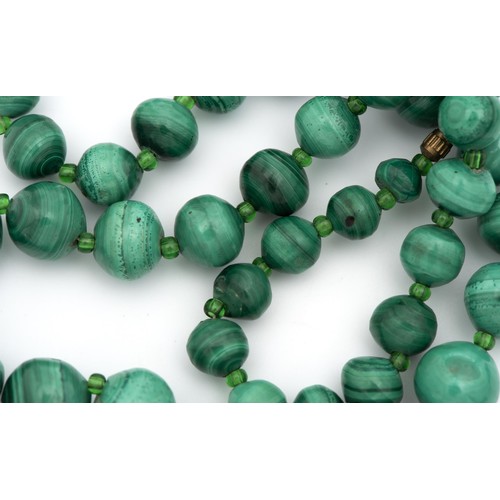 98 - A MALACHITE NECKLACE