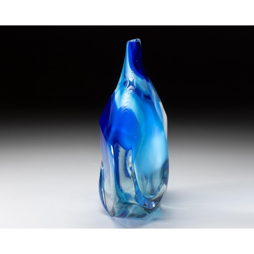 610 - A DAVID READE SCULPTED VASE, 2010