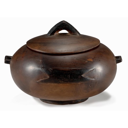 4 - A NORTH NGUNI BOWL, 19TH CENTURY