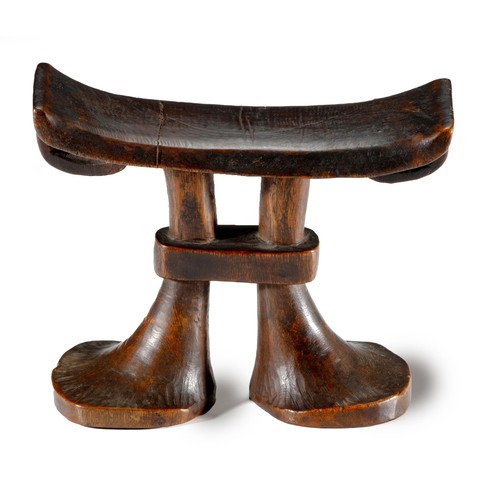 6 - A TSONGA HEADREST, 19TH CENTURY