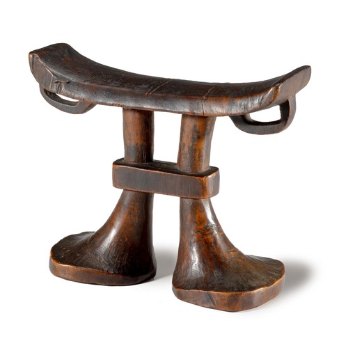 6 - A TSONGA HEADREST, 19TH CENTURY