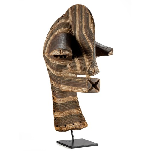 29 - A SONGYE KIFWEBWE MASK, DRC