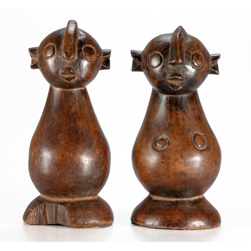 46 - A PAIR OF DECORATIVE WOODEN DOLLS, CAMEROON