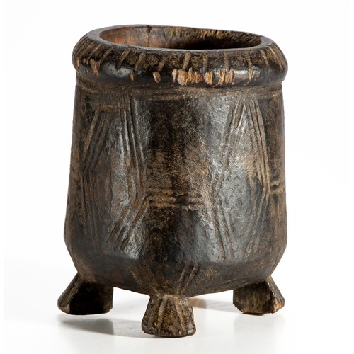 52 - A MWILA COSMETIC POT, TJIFATELO, ANGOLA