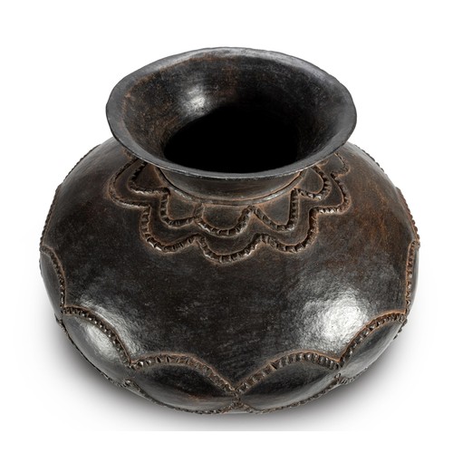 90 - A ZULU BEER POT, UPHISO, BY PENI MAGUMBI, PONGOLA DISTRICT, KWAZULU NATAL