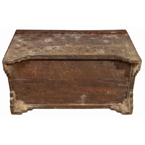 129 - AN NKHUMBI CHEST, ANGOLA