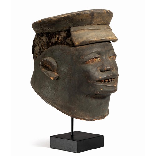 107 - A MAKONDE LIPIKO HELMET MASK, MOZAMBIQUE